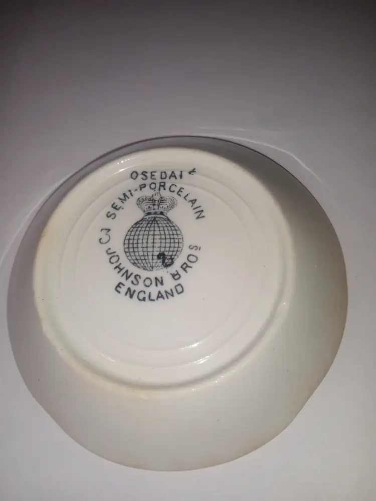 #03 Pair of 2 dishes 2 inches round