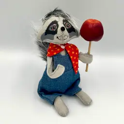 Annalee 6" County Fair Raccoon with Candy Apple 2014 EUC With Tag