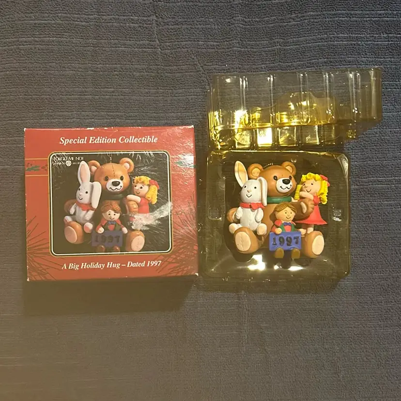 New In Box 1997 American Greetings Ornament “ A Big Holiday Hug”