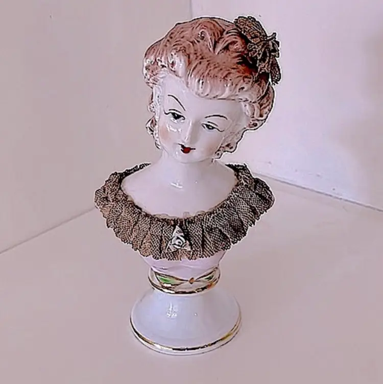 Vintage Lacey Lady porcelain bust, browns/soft purple/green/gold accents. Sweet!