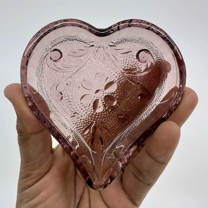 Vintage Indiana Glass Tiera Sandwich Amethyst Heart Ring Dish