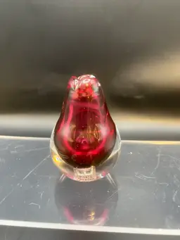 VTG Kosta Crystal Sweden Lindblad Red Tulip Bud Vase With Original Sticker