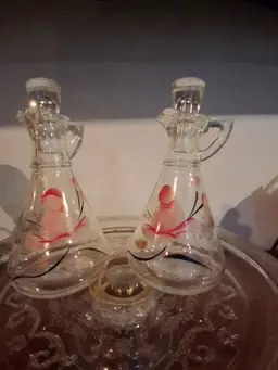 1-2 Vintage 1950s Hazel Atlas hand painted cruet set