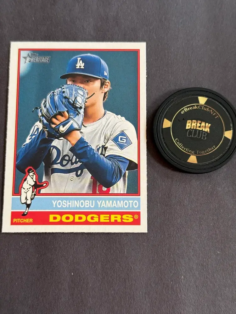 2025 Topps Heritage Yoshinobu Yamamoto
Los Angeles Dodgers