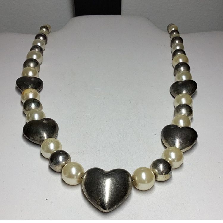 Faux Pearl & Silvertone Hearts Beads On Wire 22” - Signed Korea