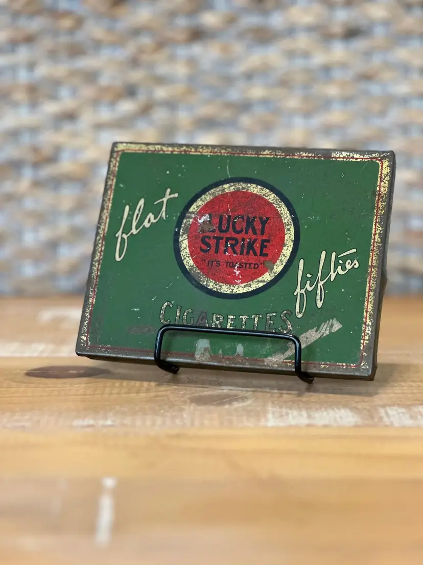 Vintage Flat Fifties LUCKY STRIKE Cigarettes Tin “It’s Toasted”