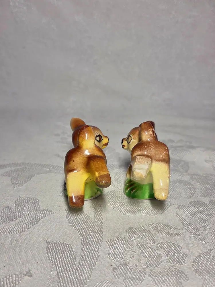 Charming Vintage Deer Figurines Salt & Pepper Made In Japan