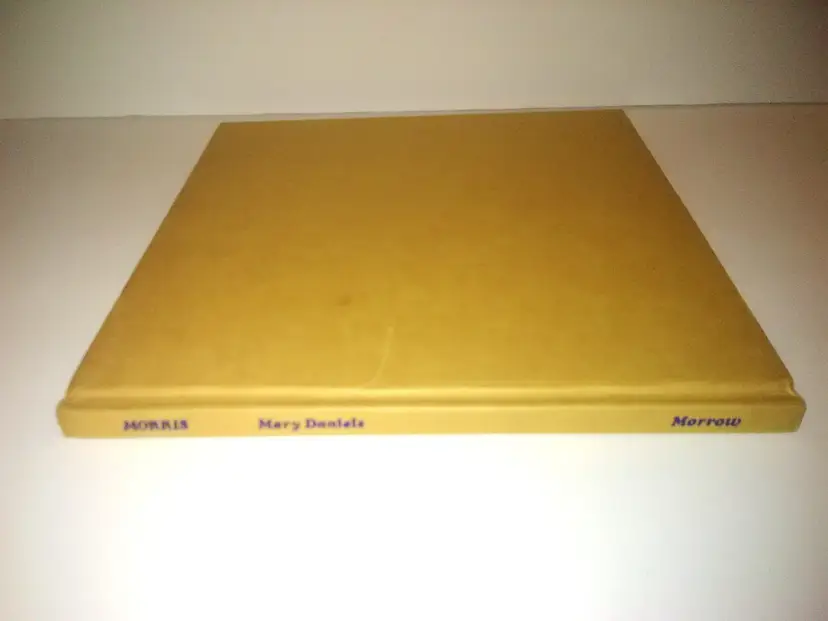 1974 Morris the Cat Book by Mary Daniels