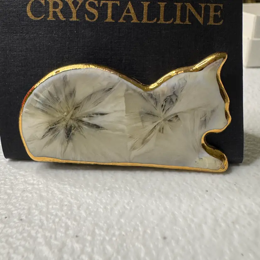 Vtg. Jeane & Ronnie Beldin Crystalline Glaze Porcelain Cat Brooch 14k Gold Trim