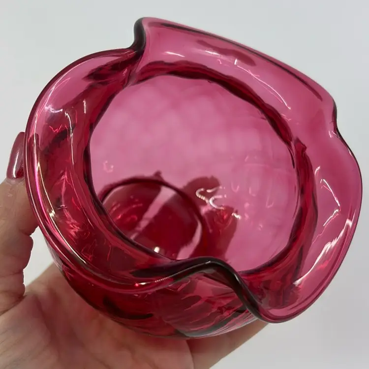 20% Off Was $15 ~ Cranberry Diamond Weave Ruffle Rim Optic Art Glass Vase 4.75Dia 3.75H