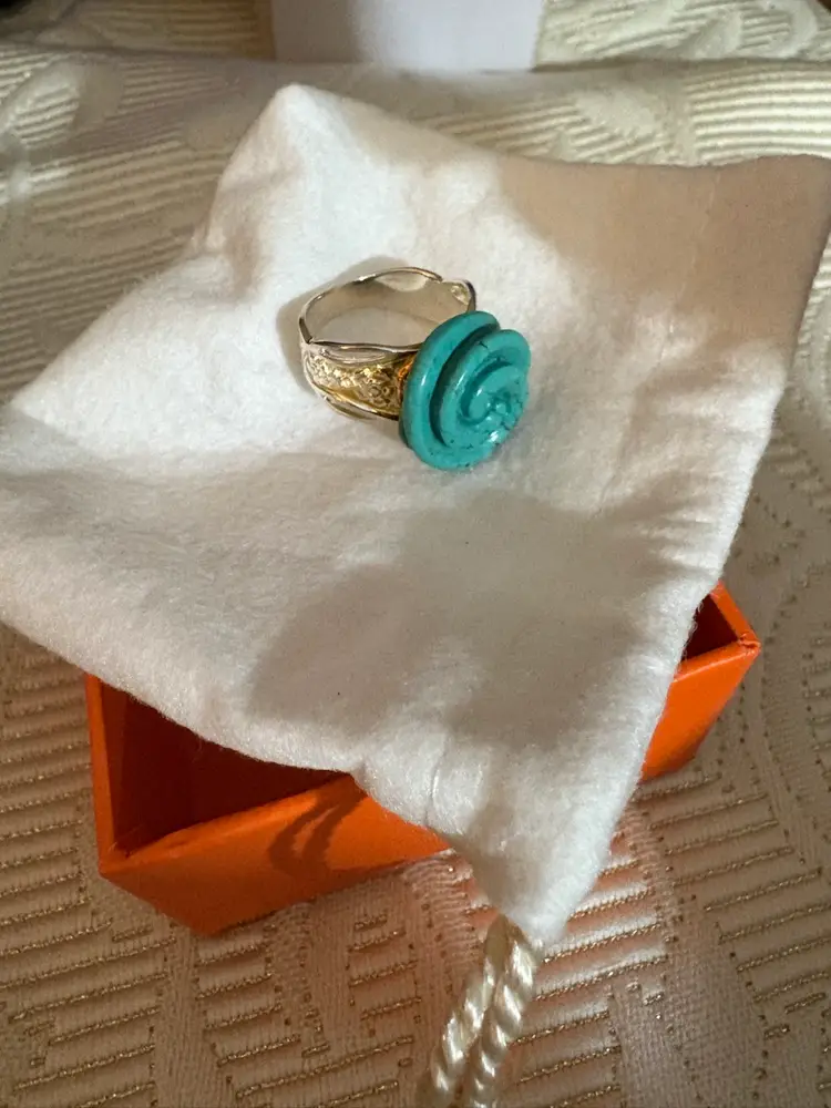 New. Sterling Silver Floral Ring. Size 9.