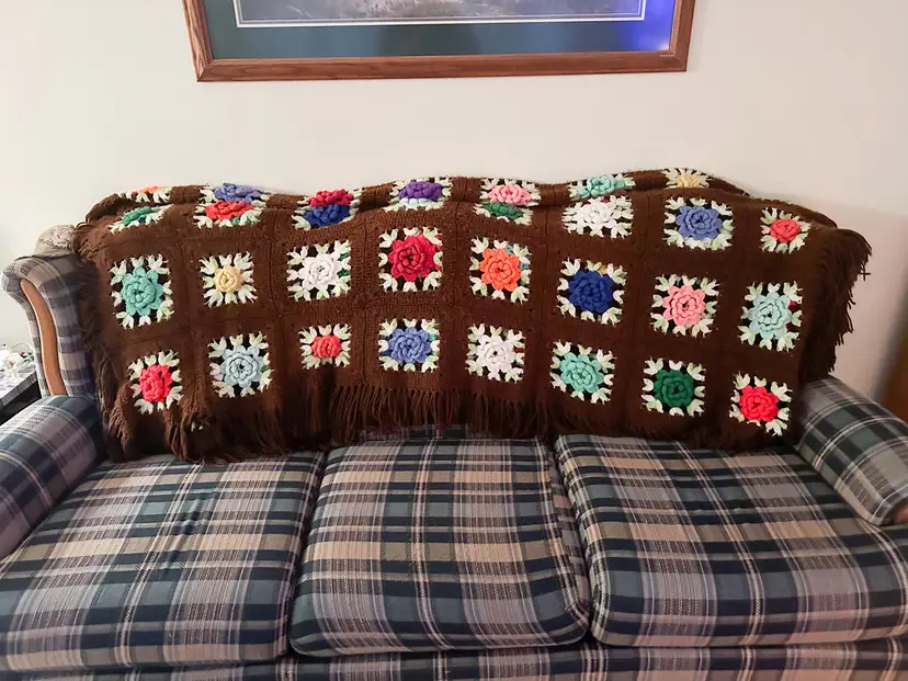 Vintage Crochet Blanket 3D Rose Granny Square Afghan Throw Bedspread 70s 80s 84 x 64