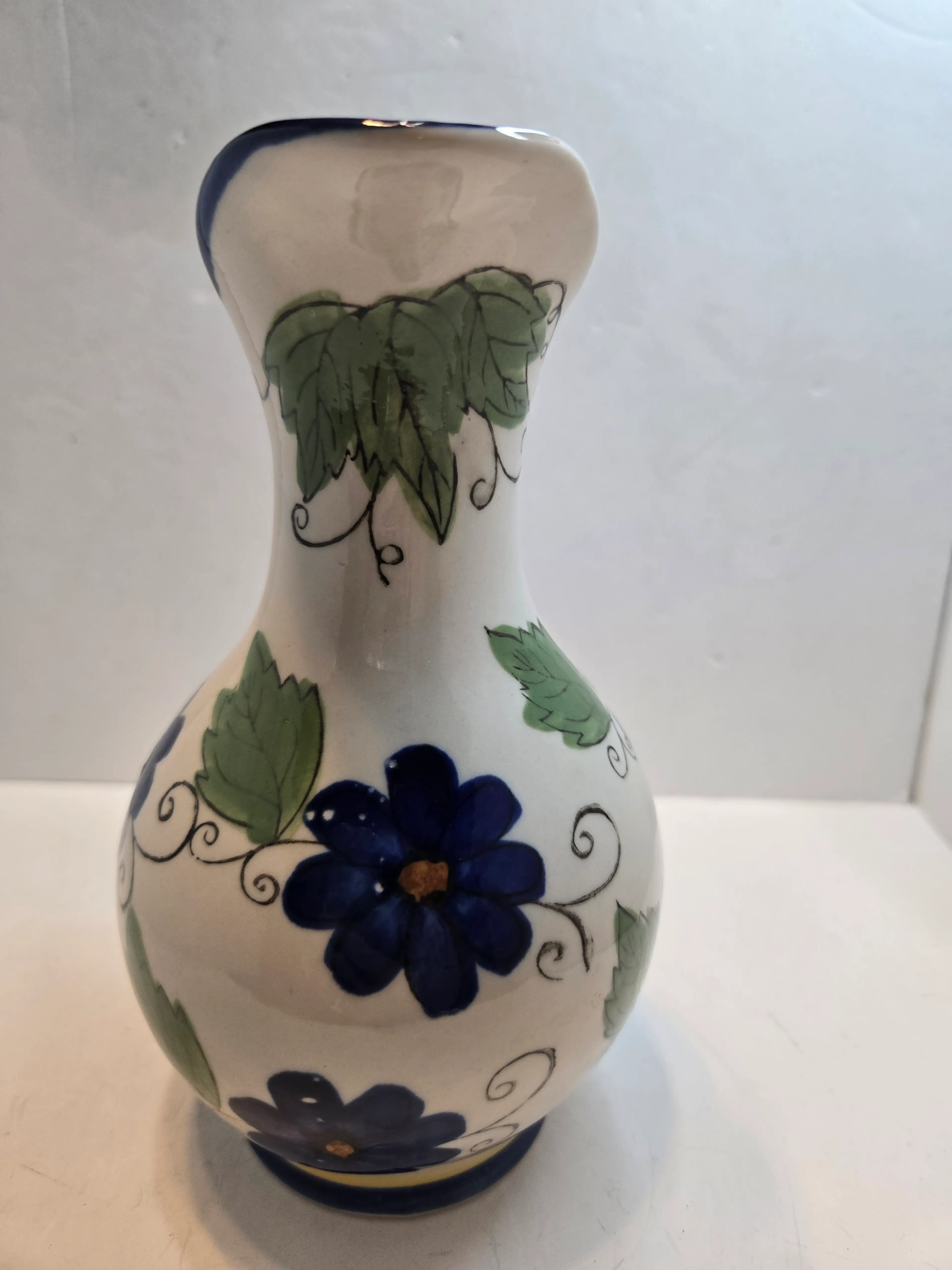 Image 4 of 6