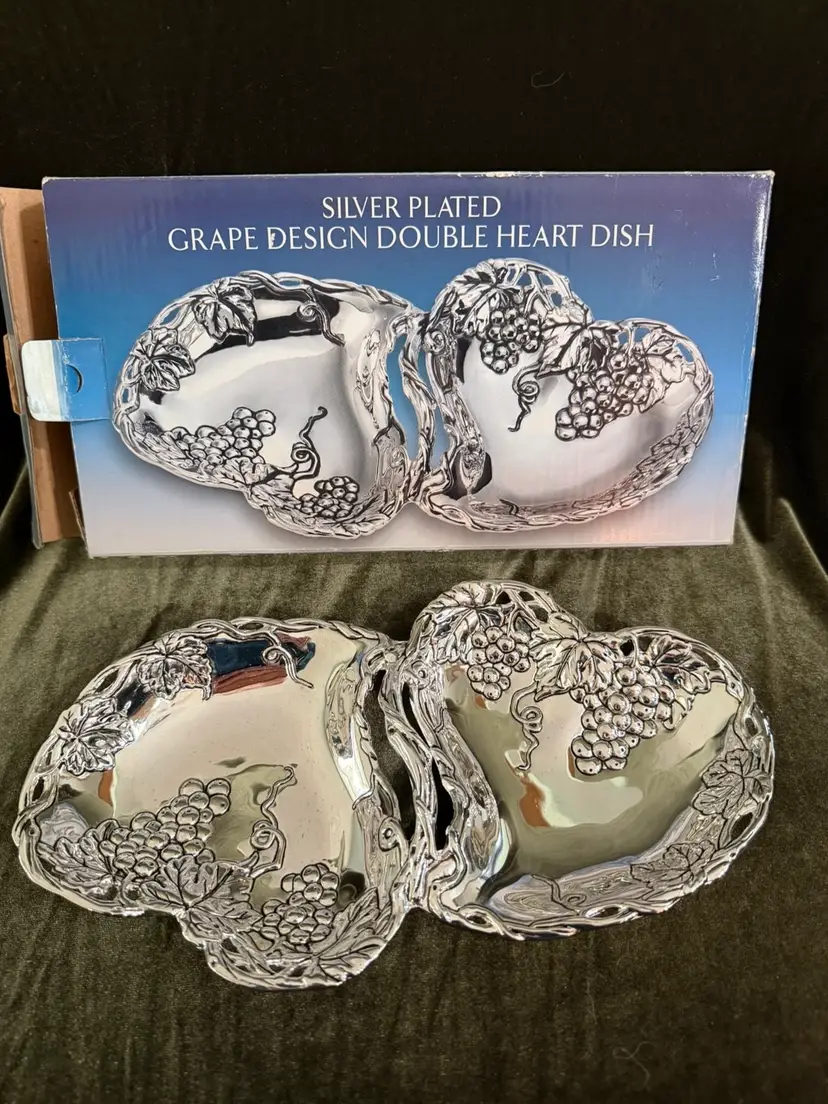 Vintage Godinger Silver Plated Grapes Pattern Double Heart Candy Dish
