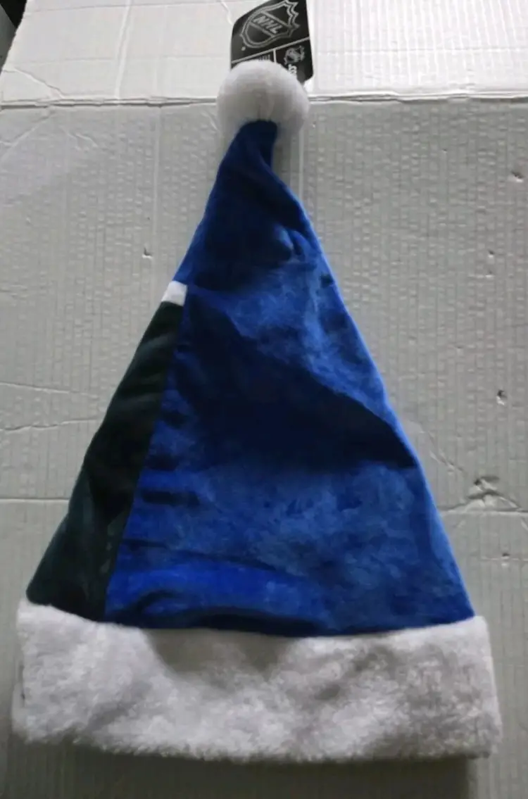 Vancouver Canucks Logo Colorblock Santa Hat NHL Hockey (Forever Collectibles)