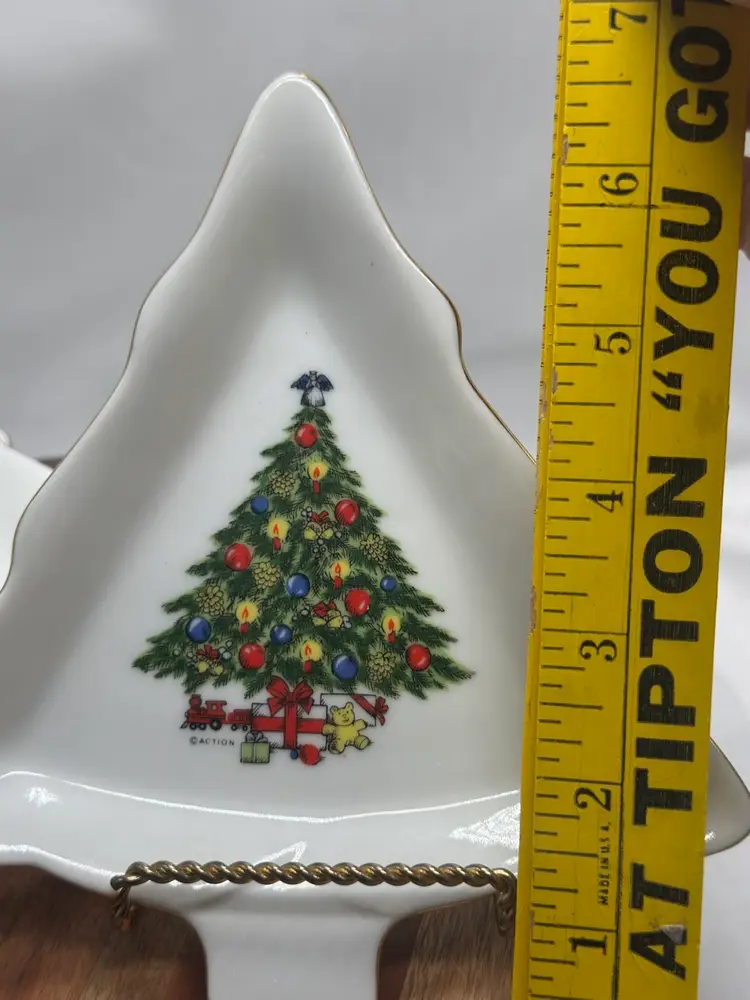 Vintage Mount Clemens Christmas Tree Shaped 24kt Gold Snack Plates Santa Set 2