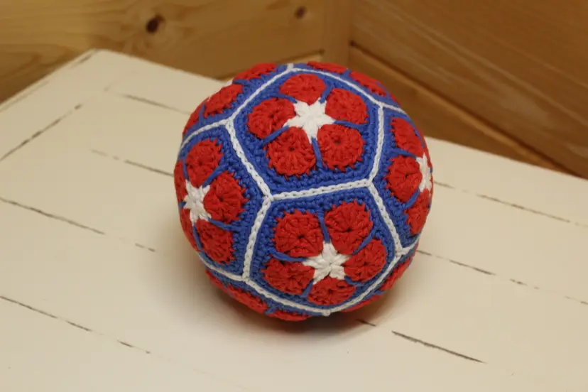 Blooming Flower Americana Ball - made of cotton