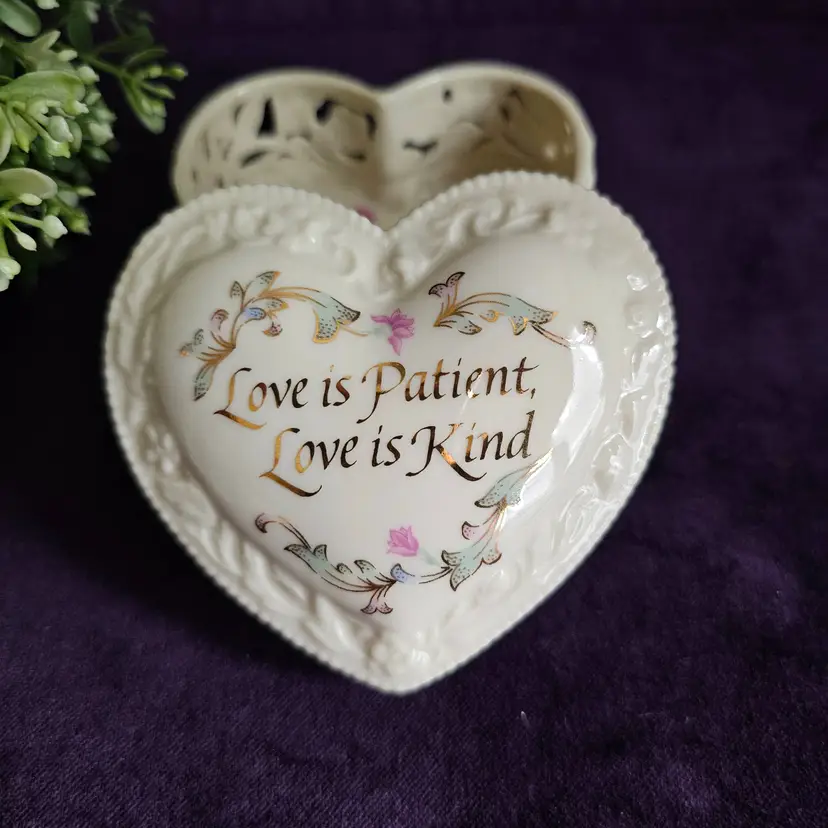 Vintage Lenox Heart Shaped Porcelain Trinket Box LOVE IS PATIENT, LOVE IS KIND