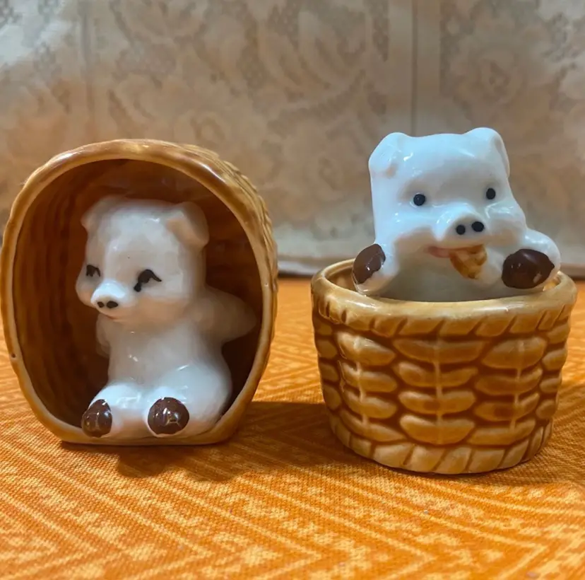 Silly Piggies In Baskets Figurines