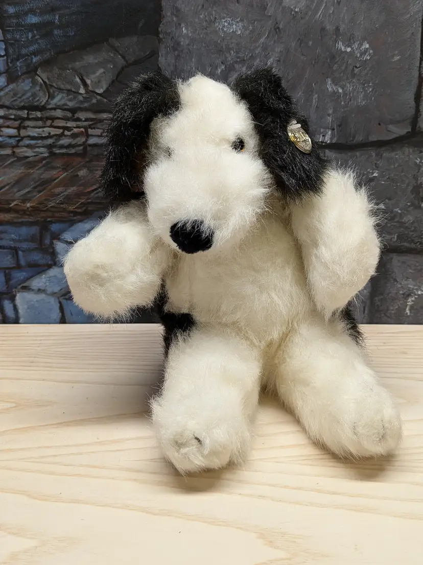 Smile International Dog Plush fuzzy furry soft lovable puppy Mut sheep dog 10" 1990 Black White Stuffed Animal Sitting