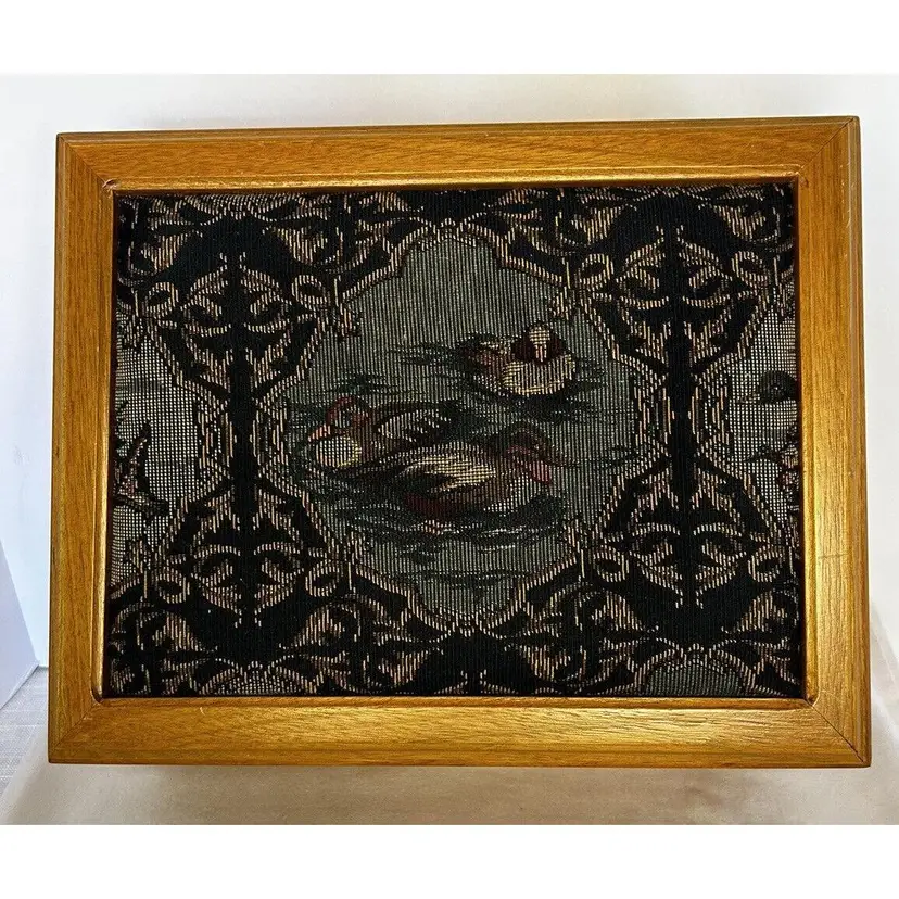 Vintage Duck Tapestry Inlaid Storage Oak Wood Box w/Burgundy Velvet Lining