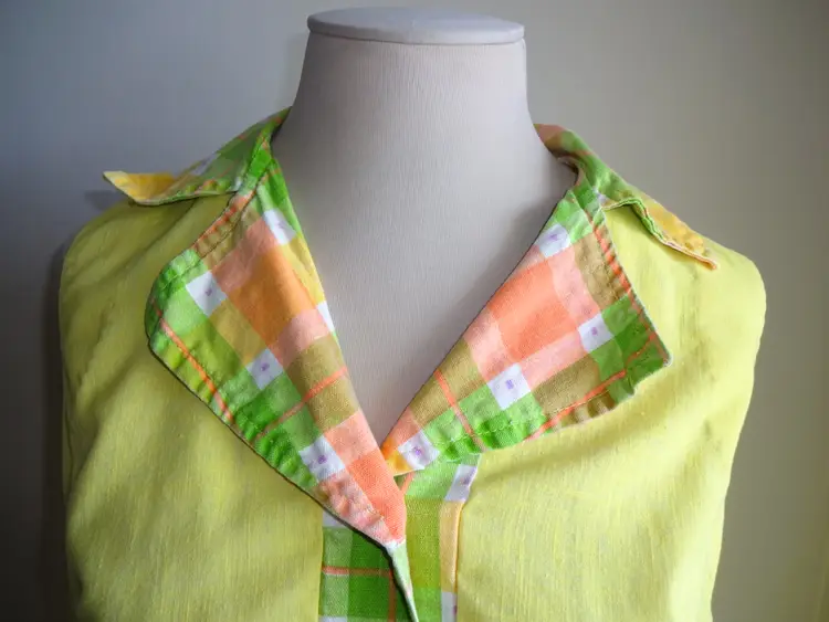 Vintage 1960s 1970s Yellow Lisanne Distinctive Loungewear House Dress Day Smock S M