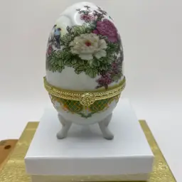 Fine Porcelain Imperial Design Egg Form Hinged Footed Trinket Box