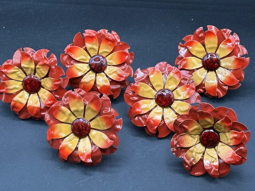 Pier1 Metal Enamelware Flower Napkin Rings Set of 6