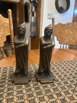 Rare ANTIQUE BRONZE CAST IRON INDIAN CHIEF w/ BLANKET ART STATUE BOOKENDS