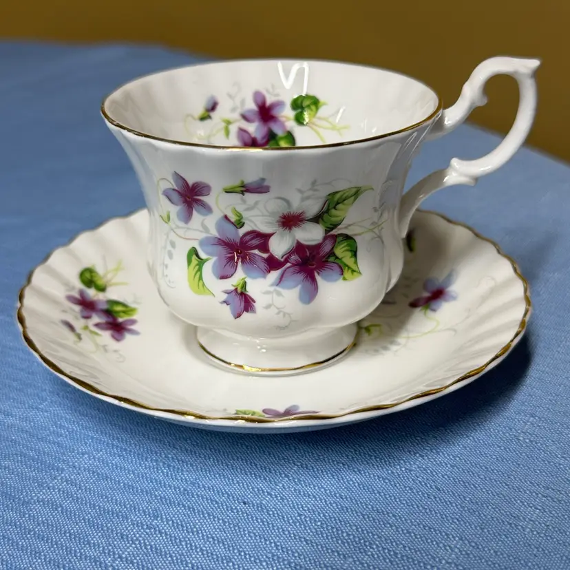 Royal Albert Bone China Tea Cup And Saucer - Violets - Tea, Coffee or Display