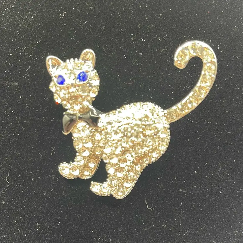 02-Cat Brooch, Rhinestones, Blue Eyes 2 Inches