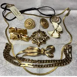 Monet 8 Pieces Lot Gold Tone Signed