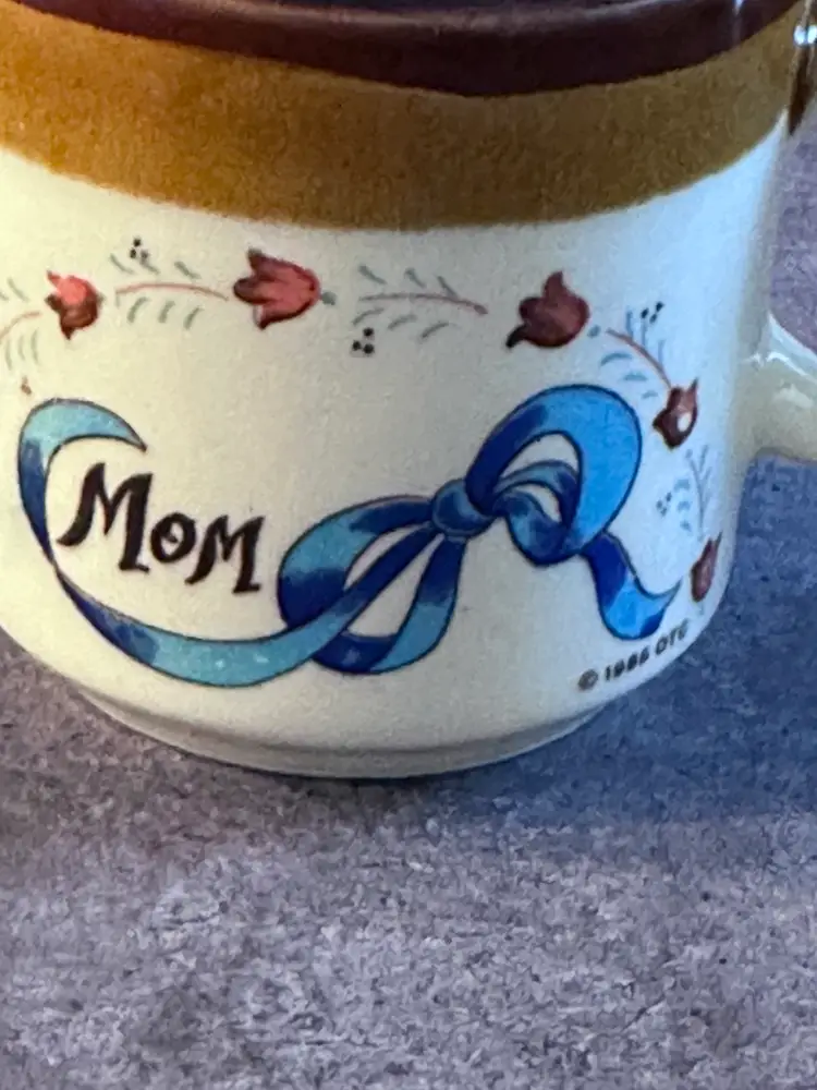 MOM Coffee Mug Tea Cup Stoneware Ceramic Vintage 1986 OTC Blue Bow Brown Drip