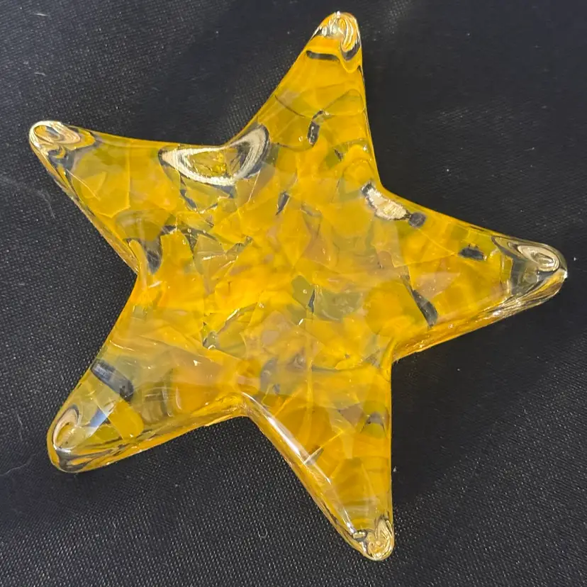 Studio Art Glass Clear Glass Star ⭐️ Paperweight With Yellow Flakes 4.5”