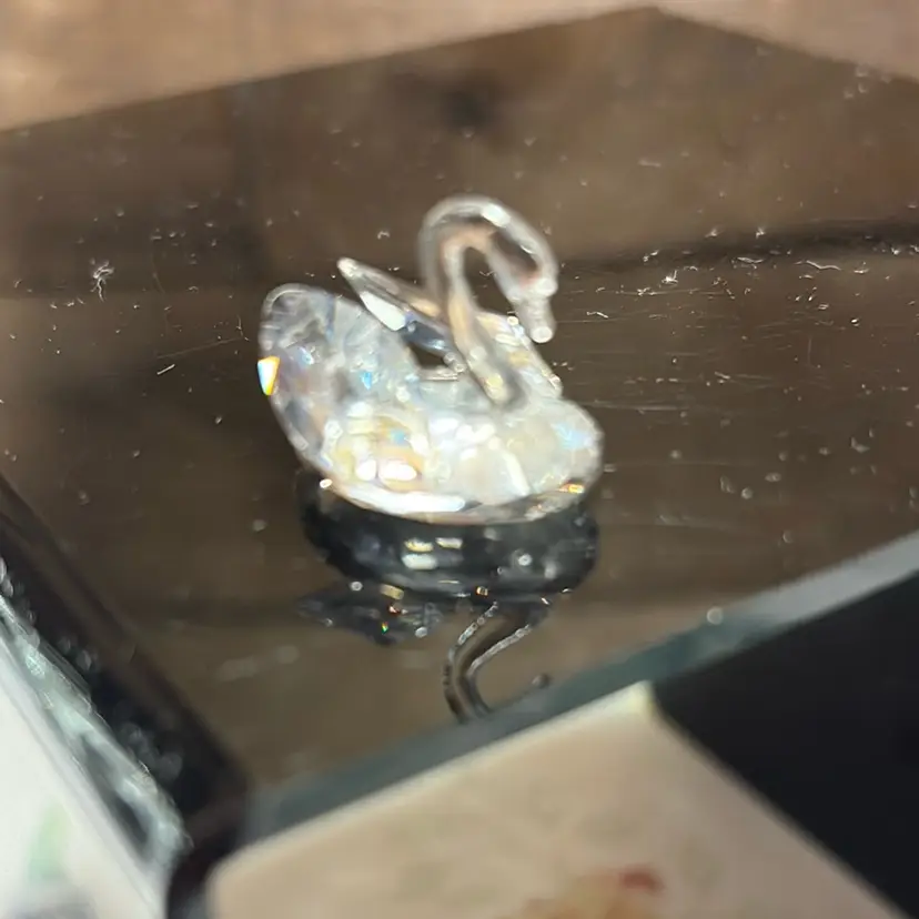 119. Mini  Swarovski Swan