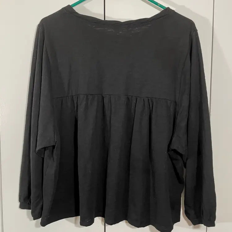 LOVESTITCH Women's Yoke Top Size Small Black