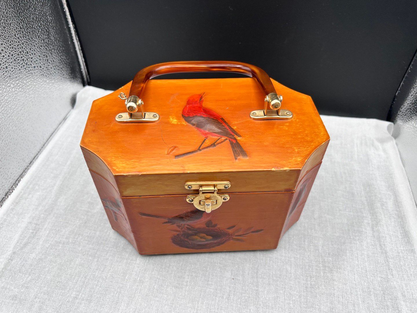 Niknax · Beautiful Vintage Wooden Purse with Repose/Raised Birds