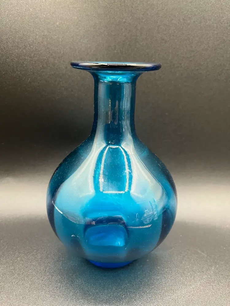 Pretty Teal Blue Blown Art Glass Round Bottom Vase With Optics 5.5” READ