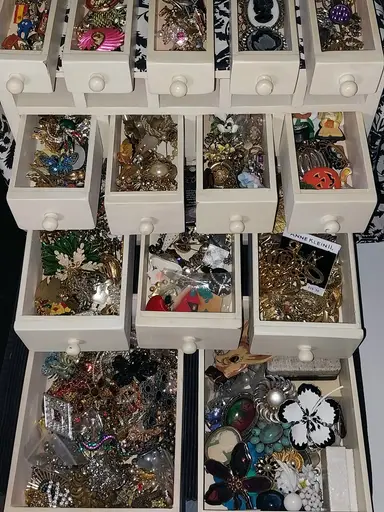 Brooches! Many New Finds!!