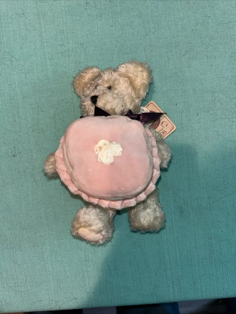 Boyd’s Bear Happy Birthday Anna Manymore 8" Jointed Plush Cake