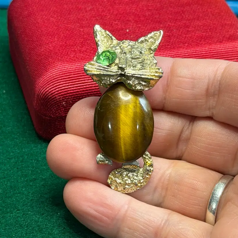 Vintage Winking Cat Brooch Tigers Eye Belly Green Rhinestone Hold Tone AS IS