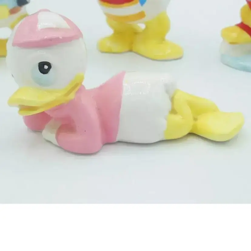 Vintage WALT DISNEY Prod.  HUEY DUCK (Donald's Nephew) Porcelain Figurine