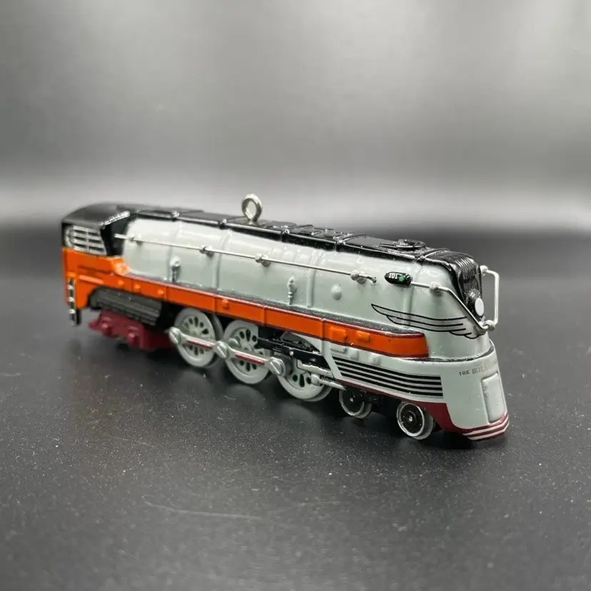 Hallmark 9th in Series Lionel Train Locomotive Hanging Christmas Ornament VTG