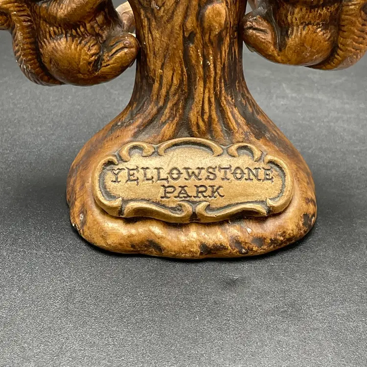 Treasure Craft Yellowstone Park Squirrel Salt Pepper Shakers Tree Trunk VTG