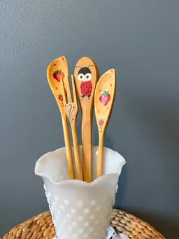 Vtg Hand-Painted Wooden Spoon Set – 1984 Ladybug Strawberry - Folk Art -Set Of 4