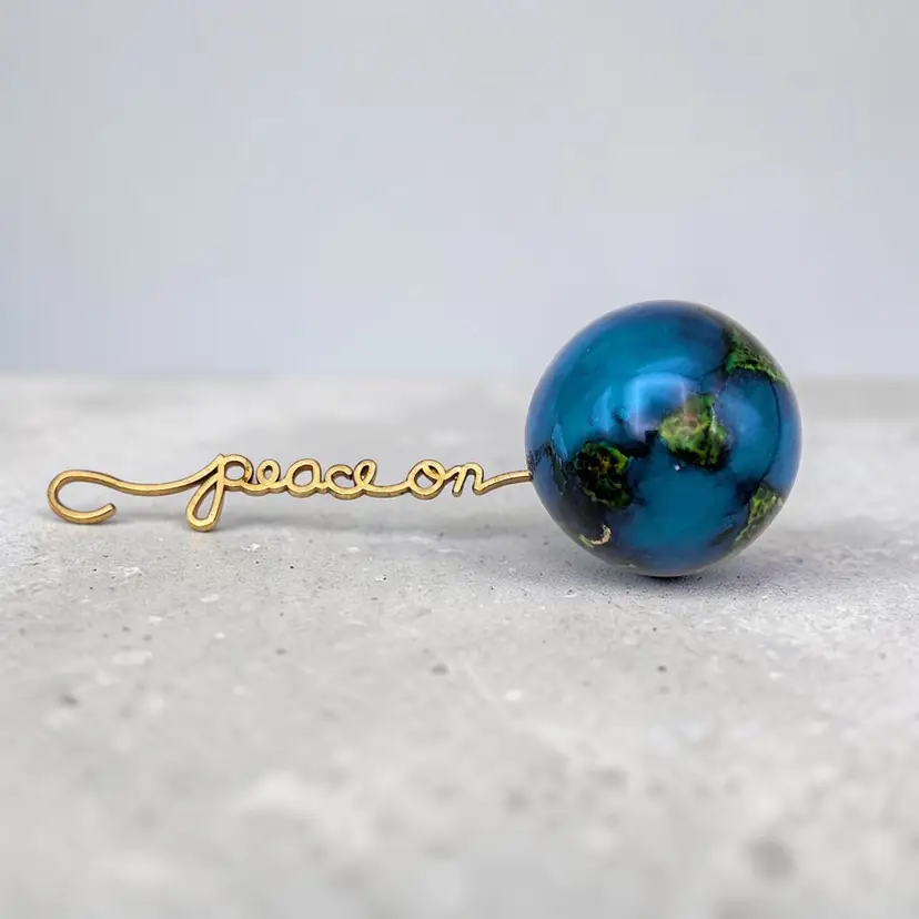 Vtg Department 56 Dept 56 Acrylic World Globe "Peace on Earth" Ornament HTF