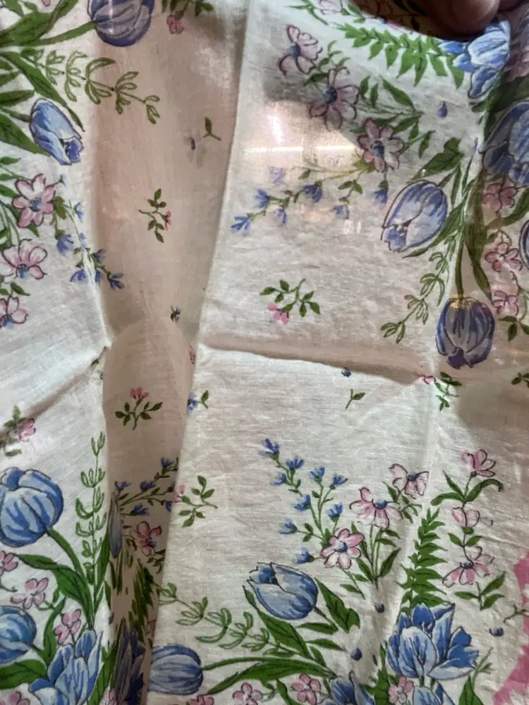 Vintage Scarves And Handkerchief Pop-Up Two Dollar Start With Reduce Shipping!