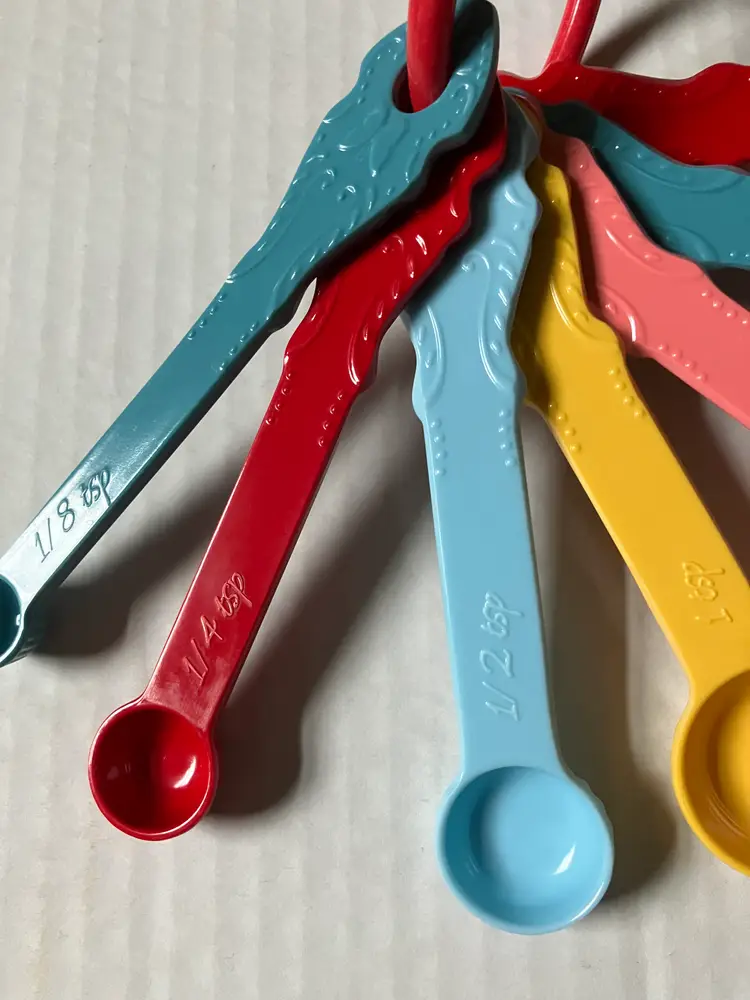 Pioneer Woman Timeless Beauty Measuring Spoon Set