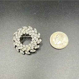 Rhinestone Wreath Brooch