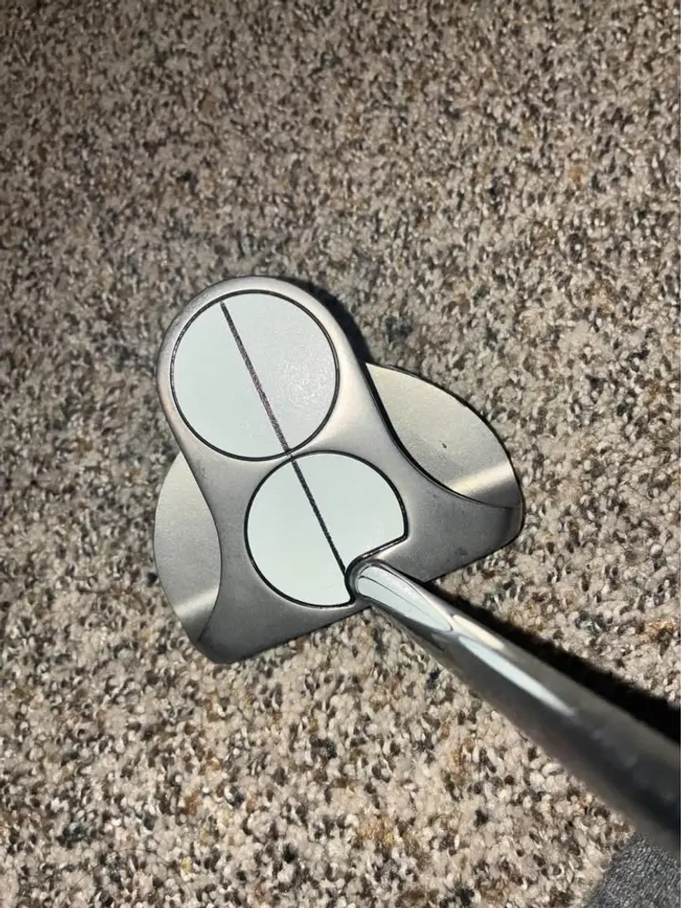 Odyssey Center-Shafted Two Ball Putter 33 in.
